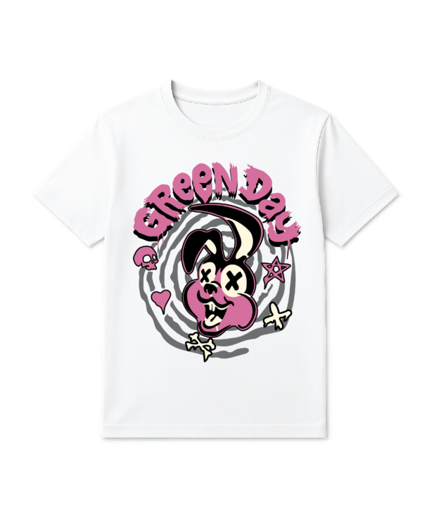 Camiseta unisex negra de Green Day con ilustración de conejo punk en tonos amarillo y negro, diseño exclusivo estilo rock y punk, ideal para fans y coleccionistas.